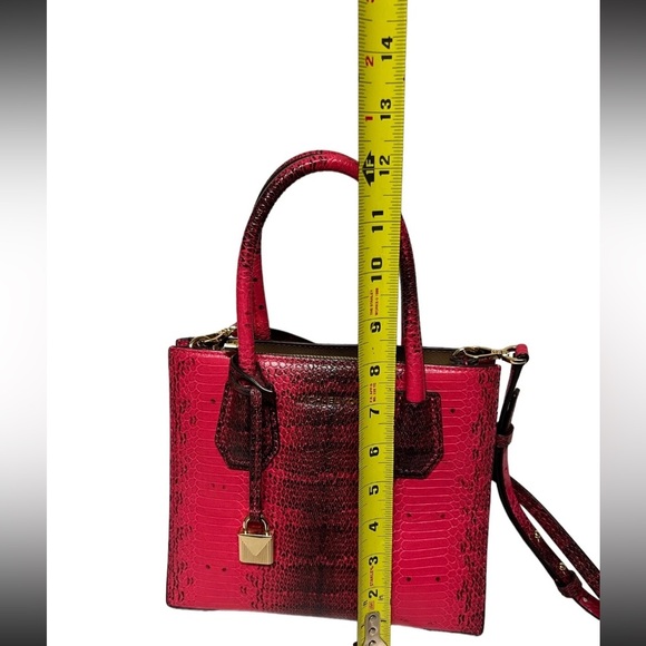 Michael Kors Mercer Studio Messenger Bag Purse Ultra Pink Snake Skin EUC - Picture 11 of 12